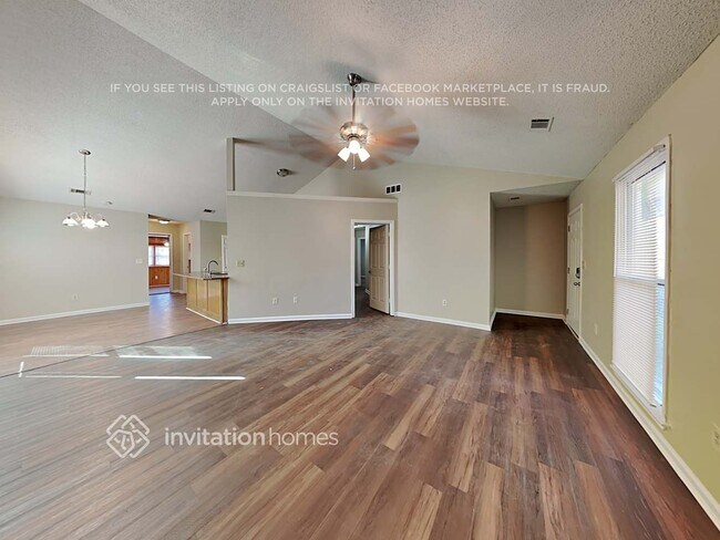 Photo - 310 Cowan Rd