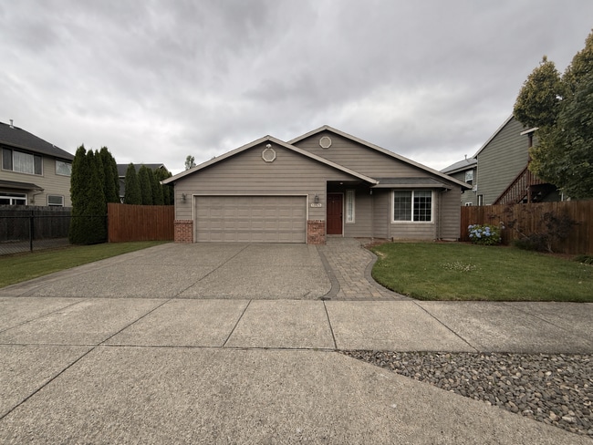 Building Photo - CLASSIC CLACKAMAS