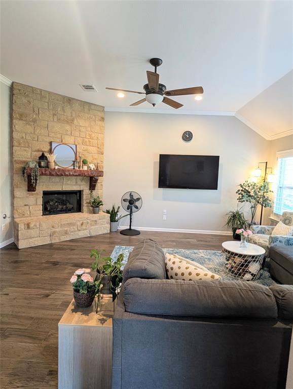 Photo - 107 Dasher Drive