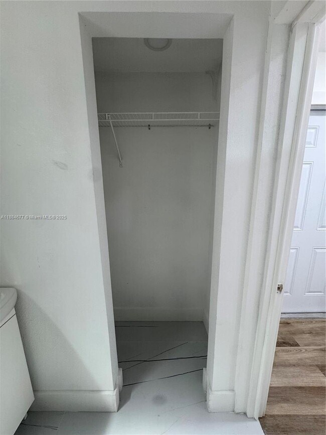 Photo - 4341 NE 18th Ave Unit Studio