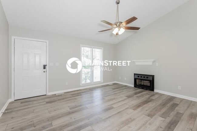 Photo - 3 Bedroom Pet-Friendly Home in CLAYTON, NC with Main Street Renewal