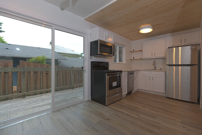 Kitchen - 3229 SE 10th Ave Unit 2