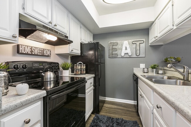 Photo - Enclave at Lake Ellenor