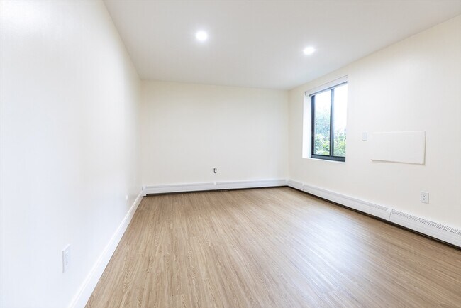 Photo - 109-111 Tremont St Unidad 500