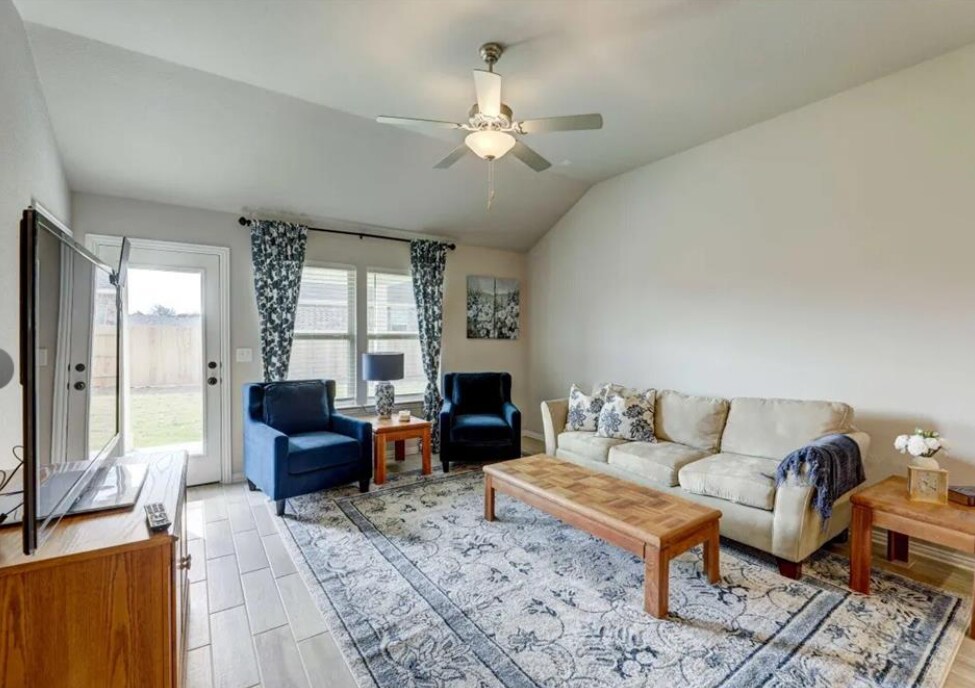 Photo - 159 Periwinkle Ln