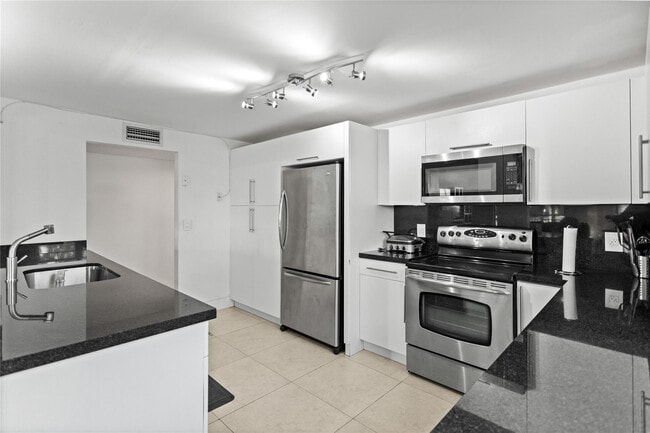 Photo - 16051 Blatt Blvd Unit 101