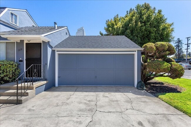 Building Photo - 3129 Fernside Blvd Rental