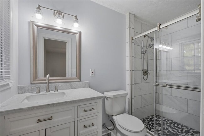 Photo - 641 Amber Pl SW