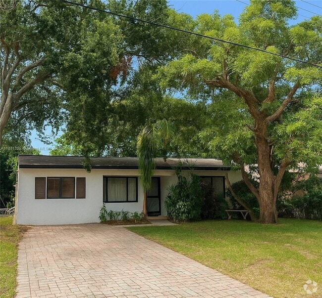 Building Photo - 722 SW 10th St Rental