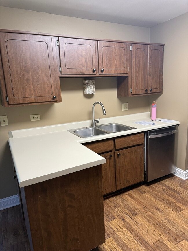 Photo - 216 Deerpath Ct Unit D1