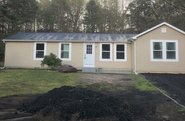 Photo - 1692 Victory Ave