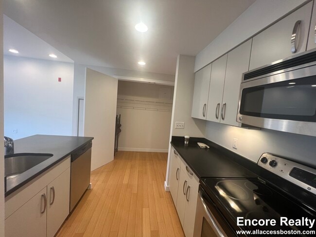 Photo - 601 Albany St Unidad 601