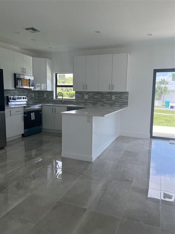 Photo - 2877 SE 1st Ct