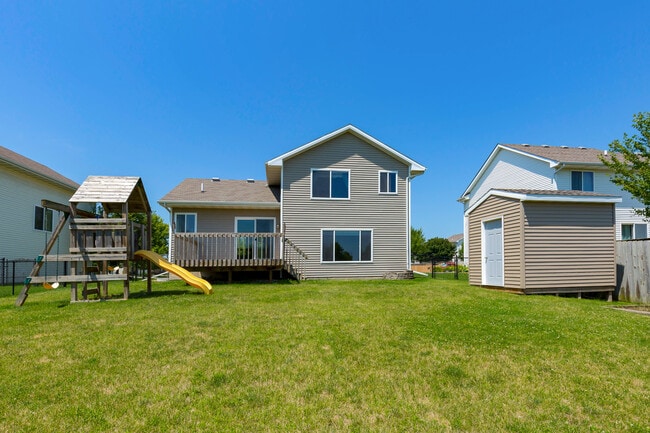 Backyard 2 - 505 SE Crabapple Dr
