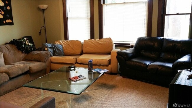 Photo - 918-922 Billy Frank Jr. St Unit House (922)