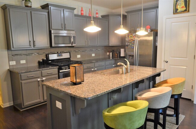 Photo - 318 OldCastle Dr