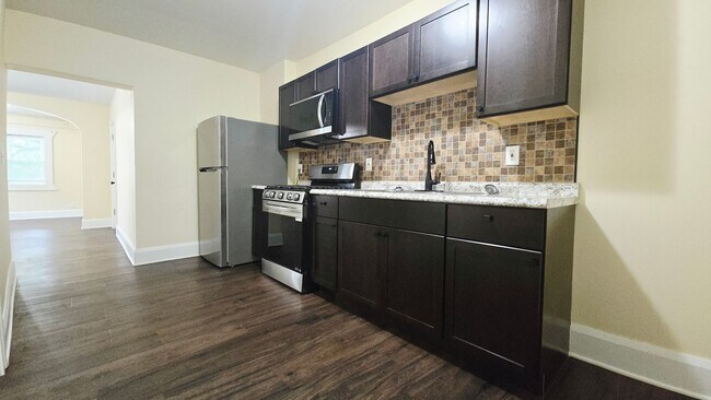 Building Photo - 2123 7th St Unit 2123-3