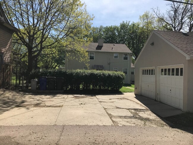 Photo - Spacious 1 Bedroom Apartment Near Downtown Sioux Falls!! Unit 3