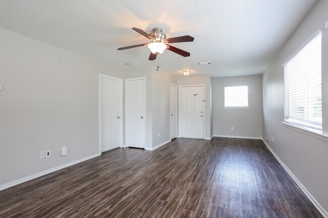 Photo - 1523 Nichole Woods Dr