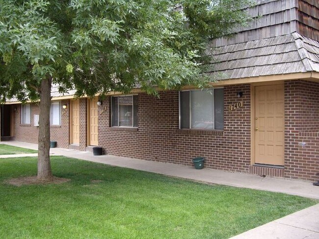 Photo - Beautiful 2 Bedroom Town Home! INCLUDED IN RENT: Water/Sewer/Gas/Trash