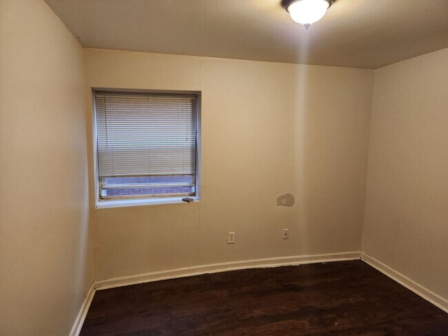 Photo - 3728 Winnebago Unidad 1