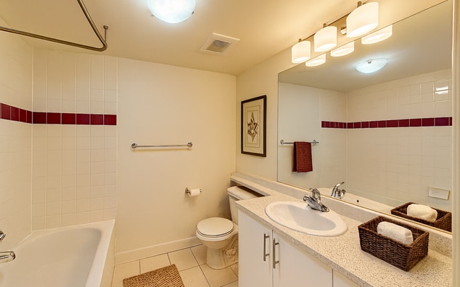 Photo - 2 Bed 2 Bath | West Broadway & Alma Unit 1