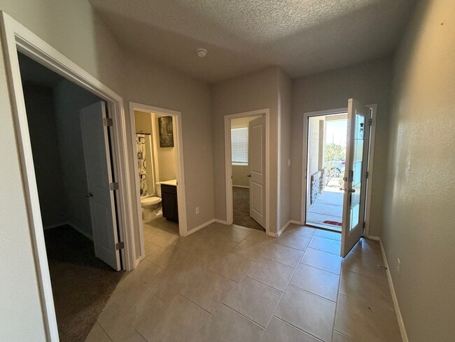 Photo - 2048 Hubbard St SE