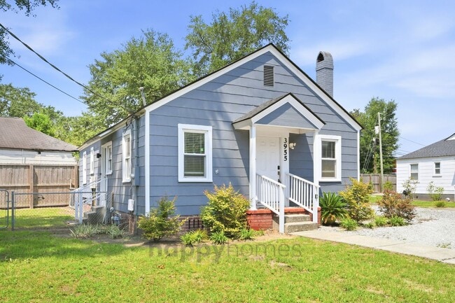 Photo - 3955 Christopher St