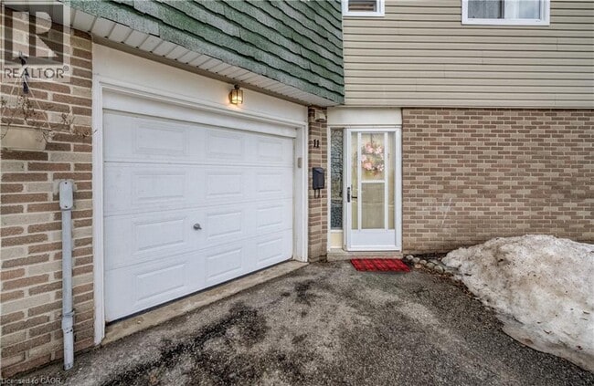 Photo - 60 Elmsdale Dr