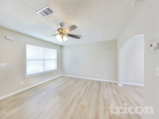 Photo - 1109 Shallowbrook Trail S