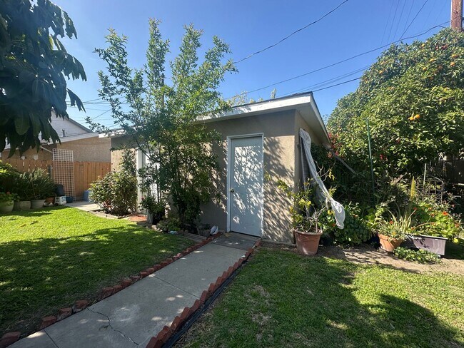 Photo - $500 OFF 1ST MONTHS RENT! Bright 2 Bedroom... Unit 113