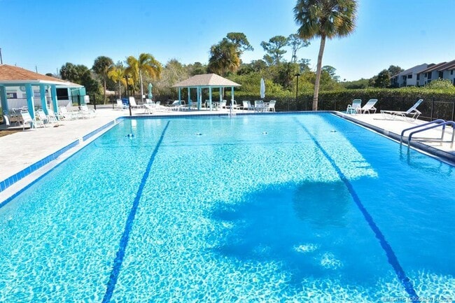 Photo - 1550 NE 13th Terrace Unit B16