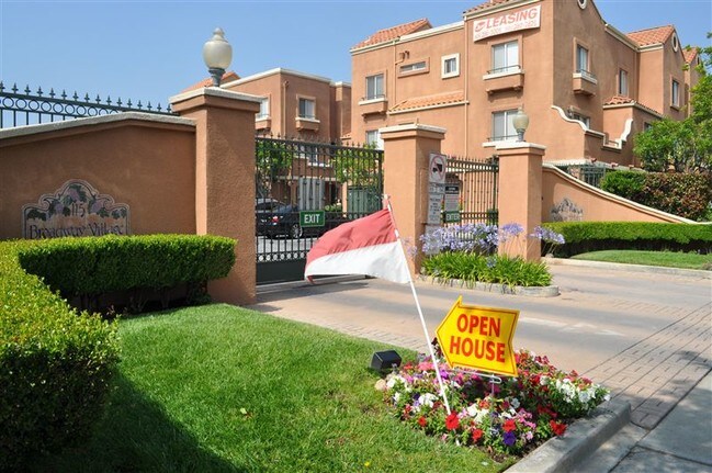 Photo - 115 E Broadway