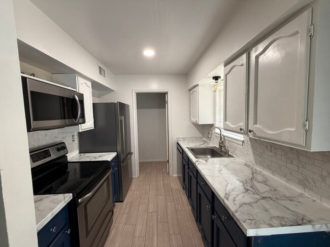 Photo - 130 Mimosa Pl