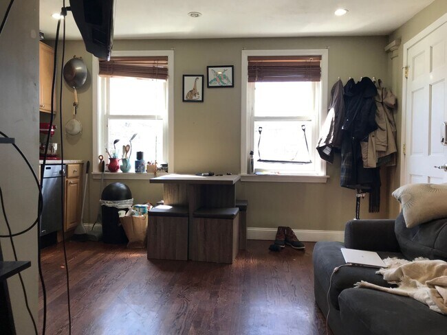 Photo - 735 Somerville Ave Unidad Apartment #1