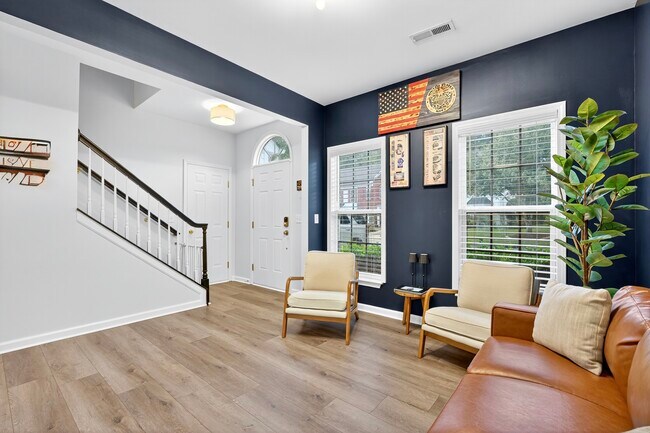 Photo - 263 Hadley Commons Dr