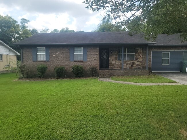 Building Photo - 1703 NW Morningside Dr Rental
