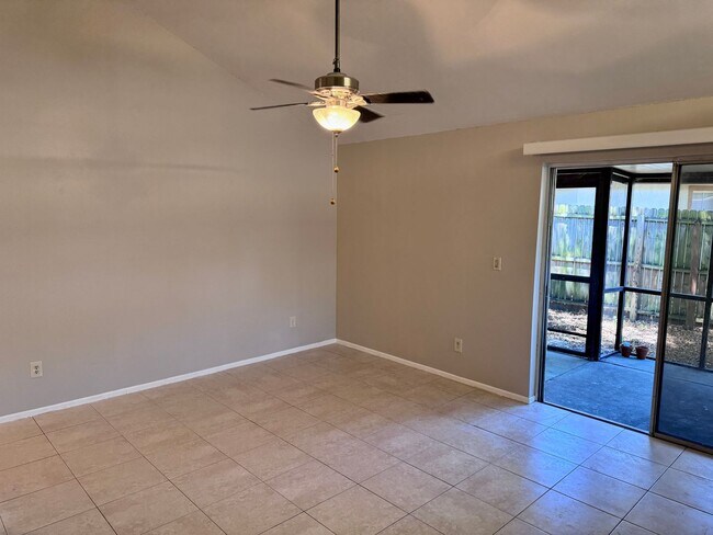 Photo - 2/2 Townhome Located in Palm Harbor WITH G...
