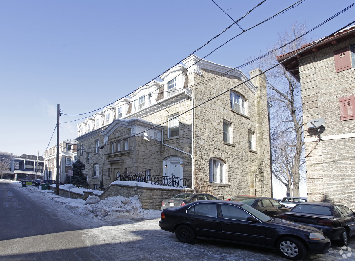 Photo - 614-616 Mendota Ct