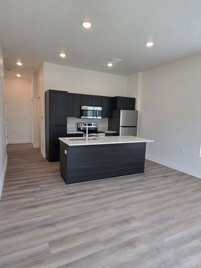 Photo - 25th and Quincy