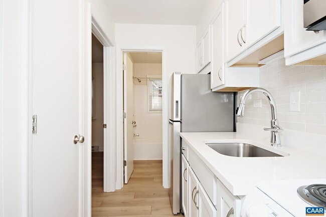 2114 Ivy Rd Unit 10