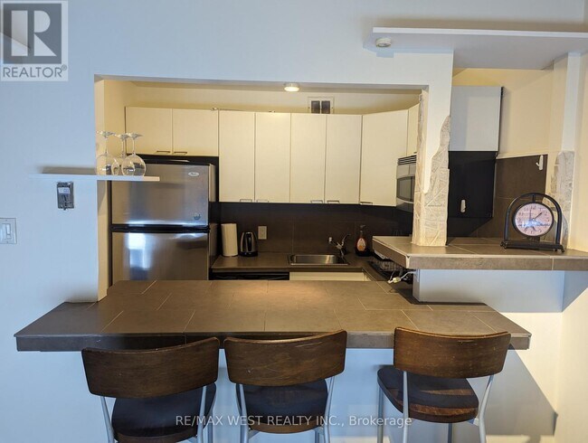 Photo - 914 Yonge St Unit 1206
