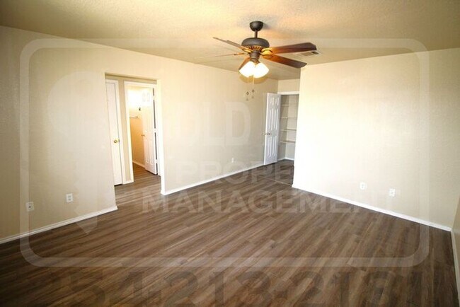 Photo - Cozy 3-bed, 2-bath fourplex now available for rent! - Don't miss out!