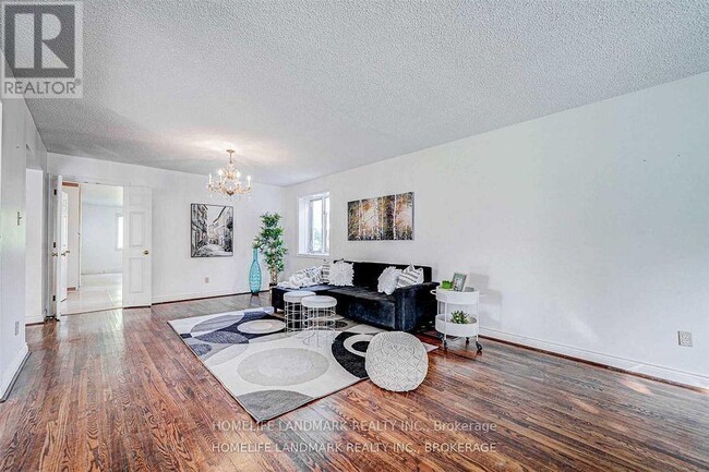 Photo - 44 Frontenac Ave