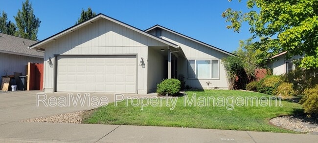 Photo - 2210 SW Bridge St