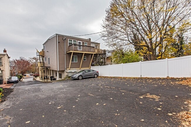 Photo - 811 N Van Buren St Unit Van Buren Apt. 1