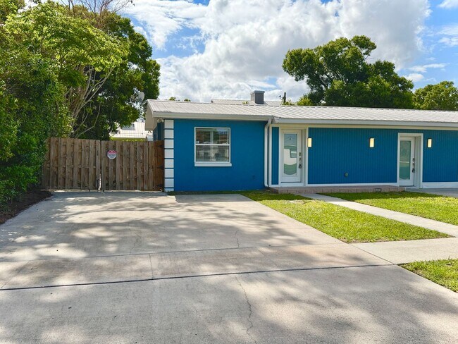 Building Photo - 1835 42nd Ave Unit 1835 42nd Ave #A