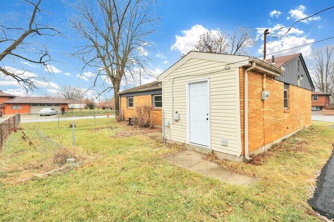 Photo - 1634 S James Rd