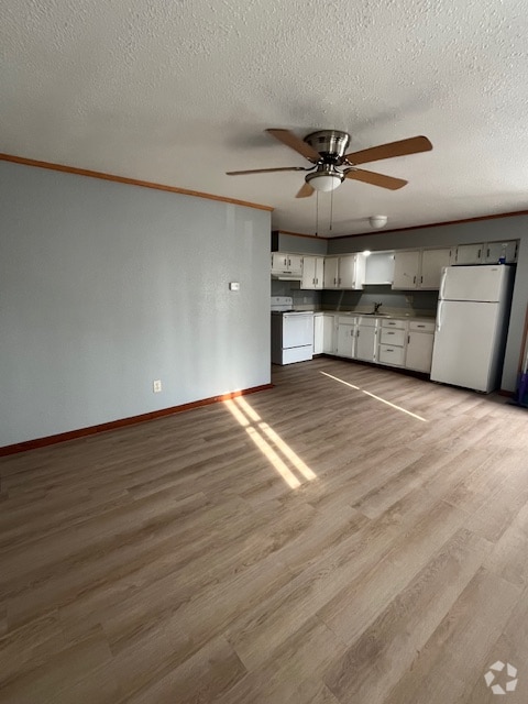 Building Photo - 421 S Grant St Rental