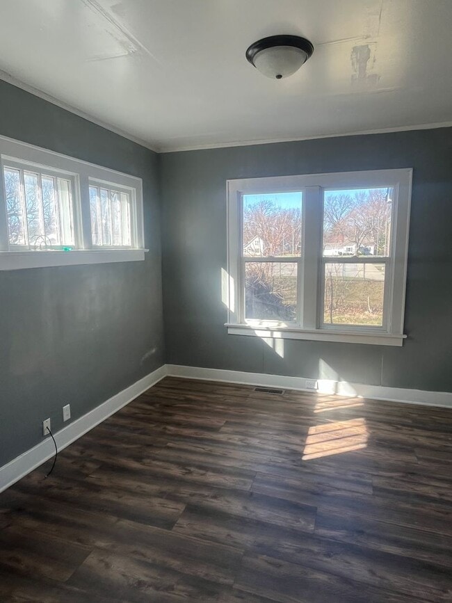 Photo - Gorgeous 3 bed/1 bath home available for lease now!